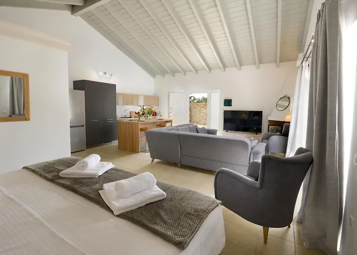 Kalokairia Villa